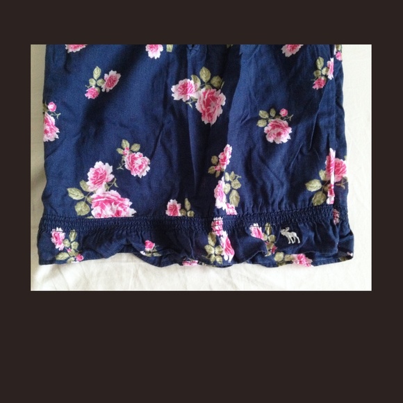 Abercrombie Kids flowery top. Size M. - Picture 3 of 4